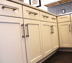 Legacy Cabinets Debut Series Torino Maple Door in Ivory Color Tone